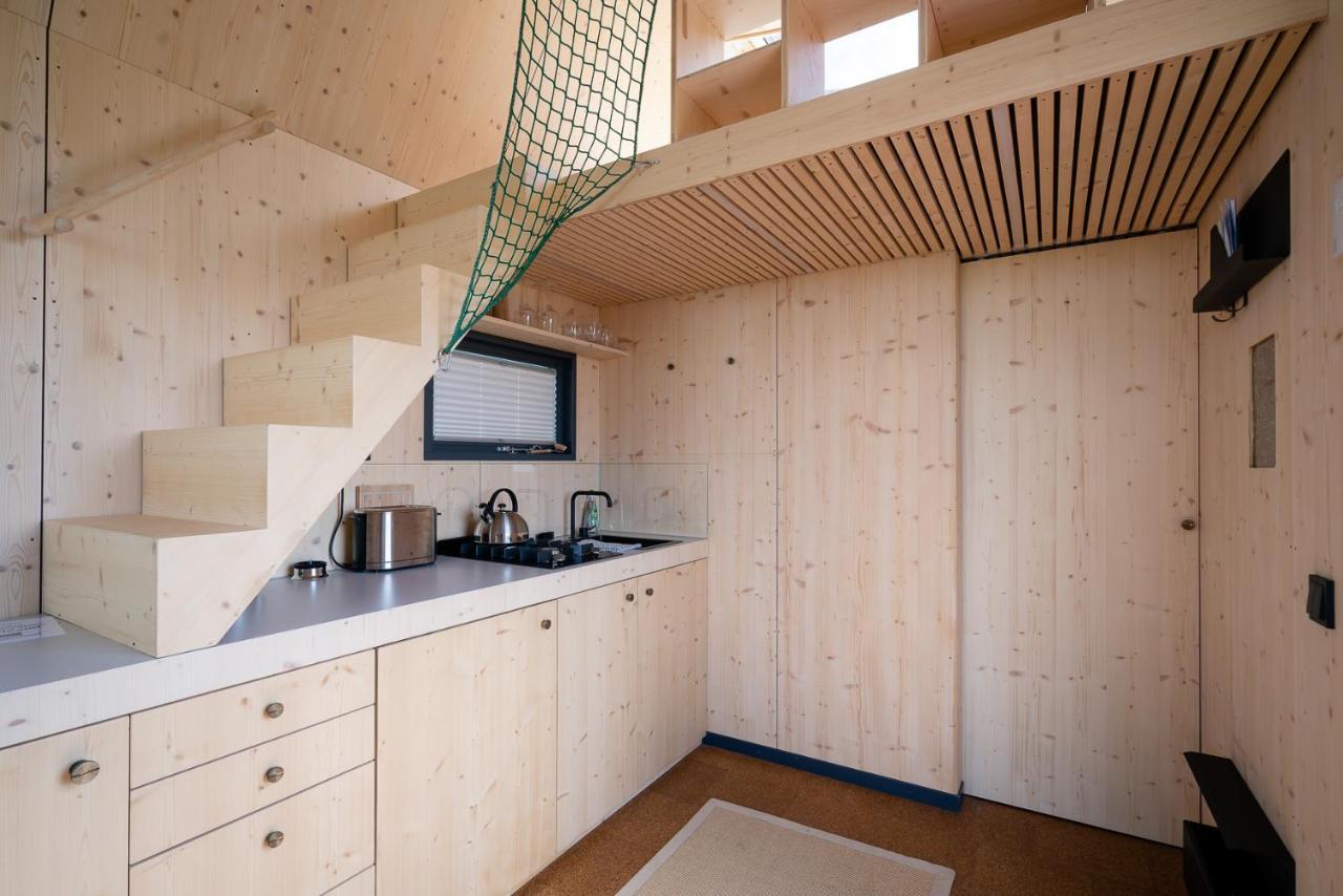 Tiny House Pioneer 18 Zur Meerseite - Green Tiny Village Harlesiel كاروليننسيل المظهر الخارجي الصورة