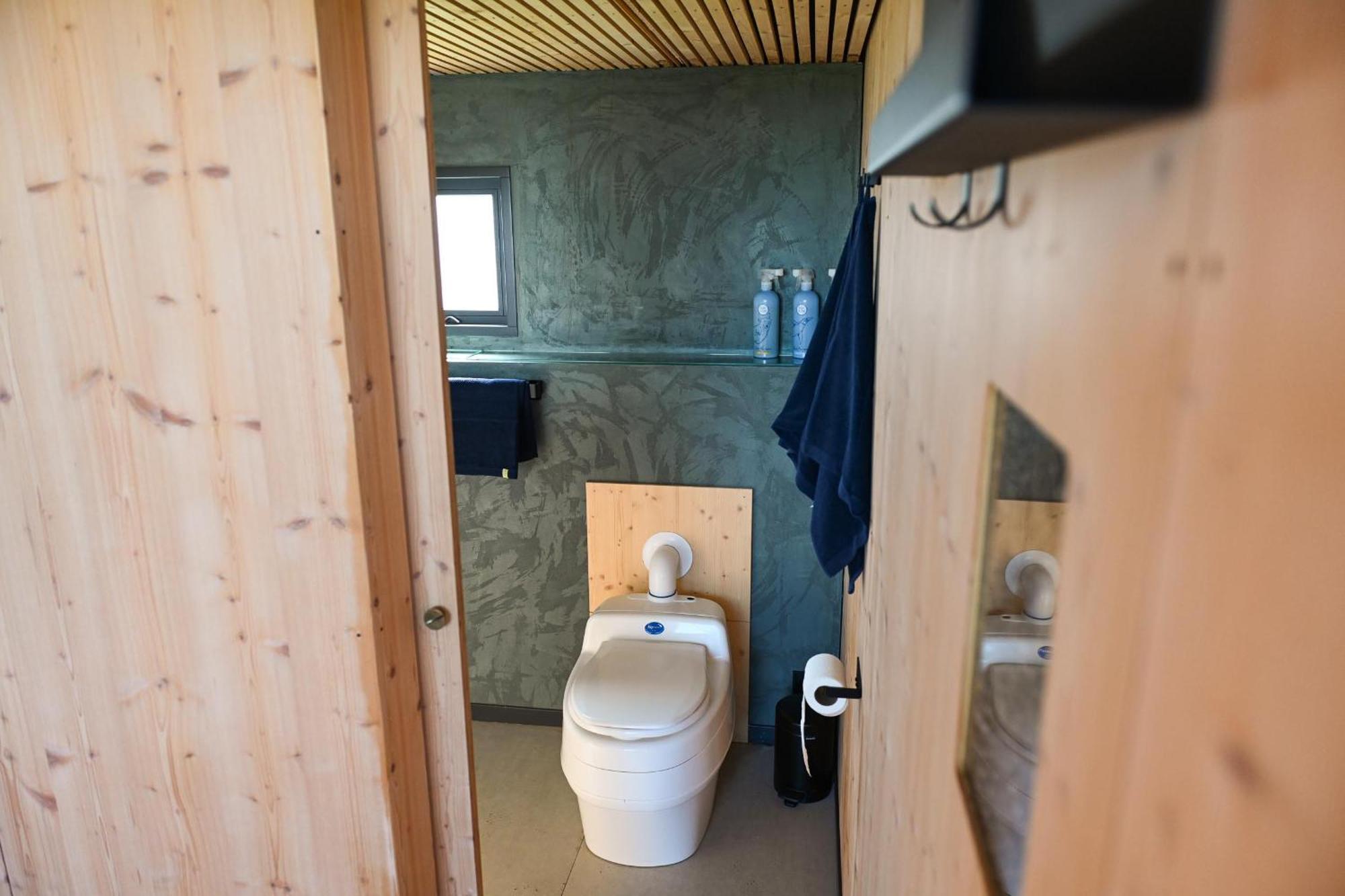 Tiny House Pioneer 18 Zur Meerseite - Green Tiny Village Harlesiel كاروليننسيل المظهر الخارجي الصورة
